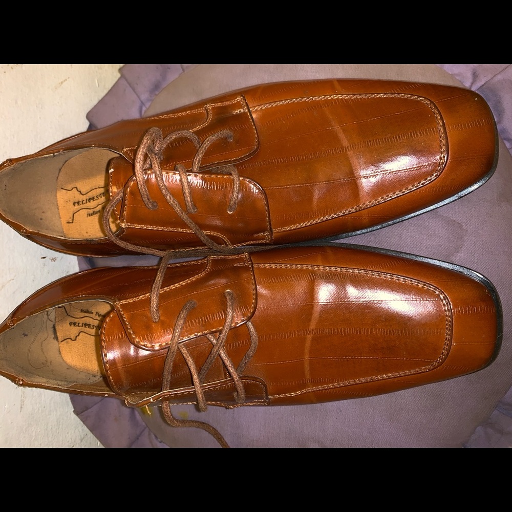 Dress shoes